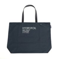 パッカブルトートの正面（ネイビー）