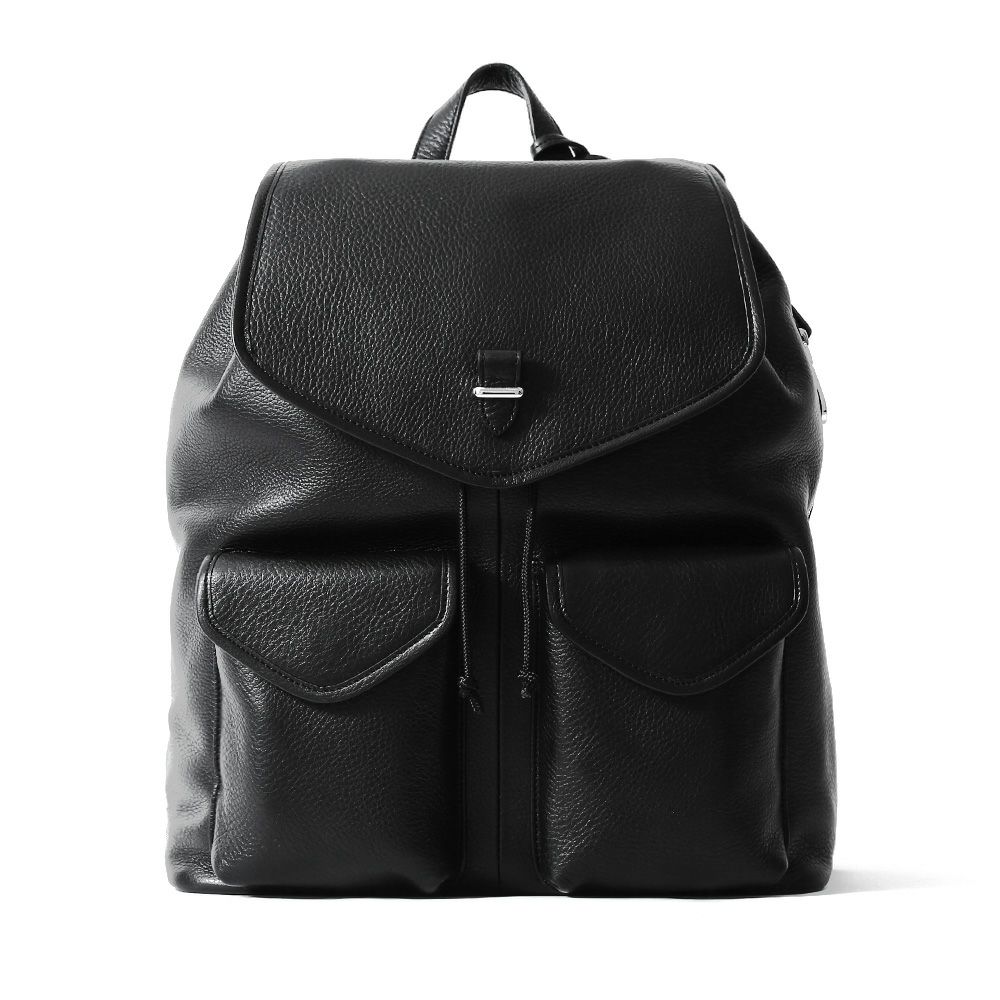 バックパックの正面（ブラック）