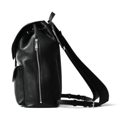 バックパックの正面（レッド）