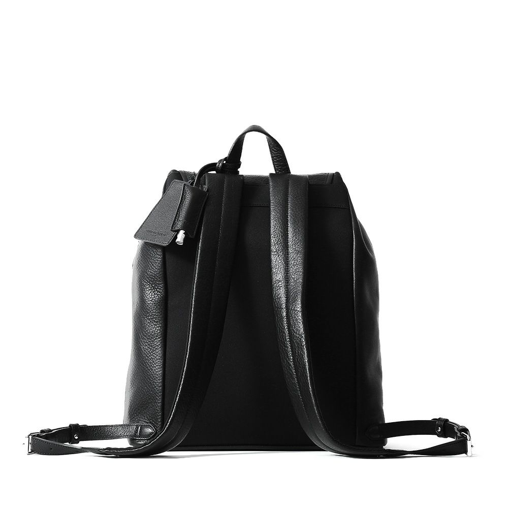 バックパックの正面（トープ）