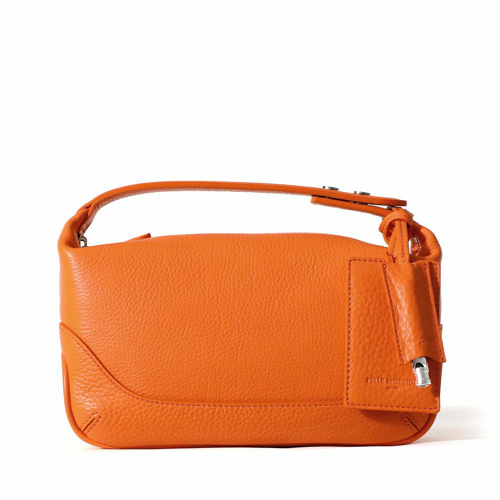 ハンドルバッグの正面（レッド）