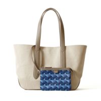 トートバッグの正面（グレージュ）