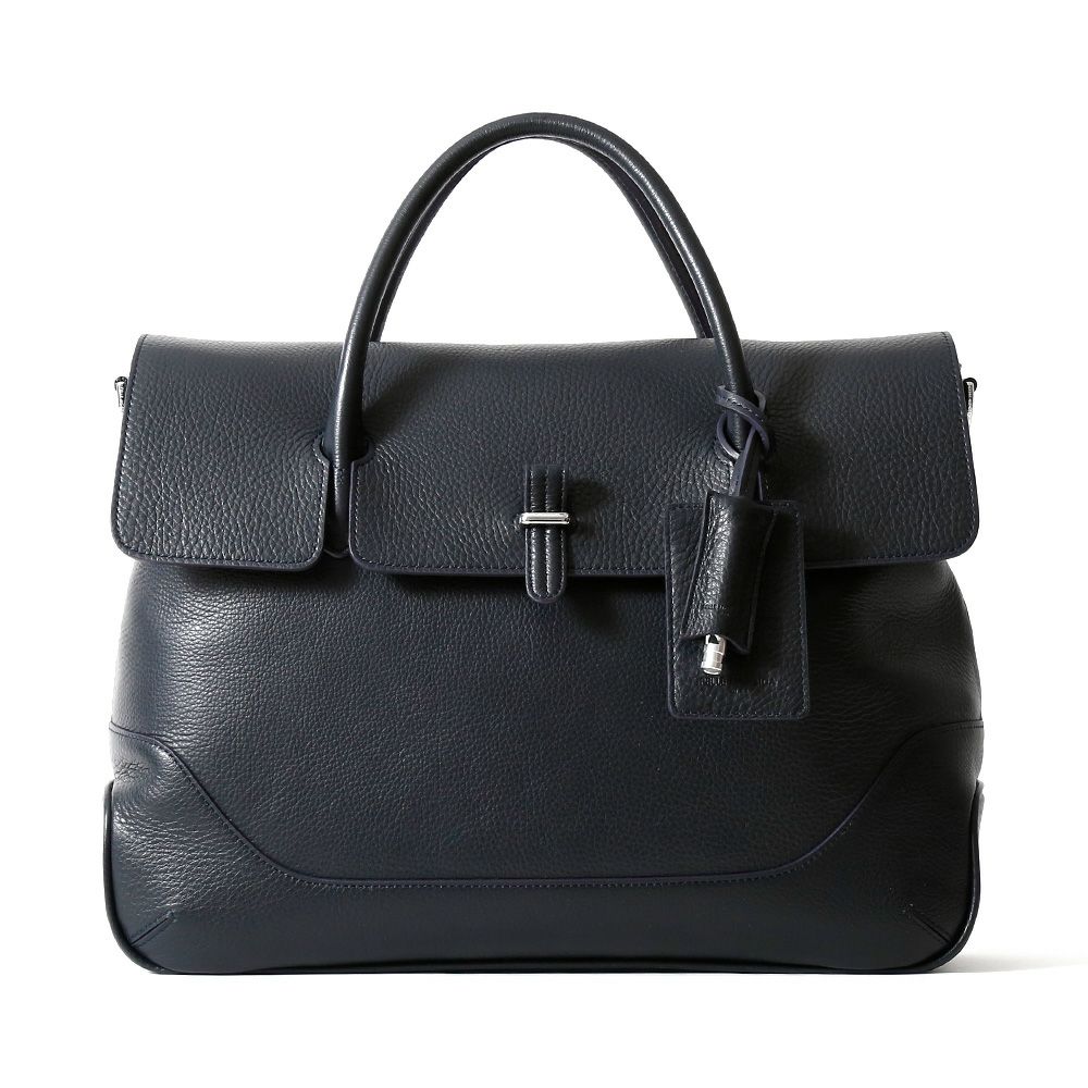 フラップトートバッグの正面（ネイビー）