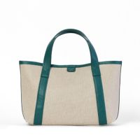 トートバッグの正面（ピーコックグリーン）