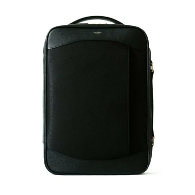 バックパックの正面（ブラック）