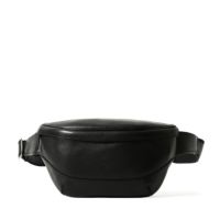 ショルダバッグの正面（ブラック）